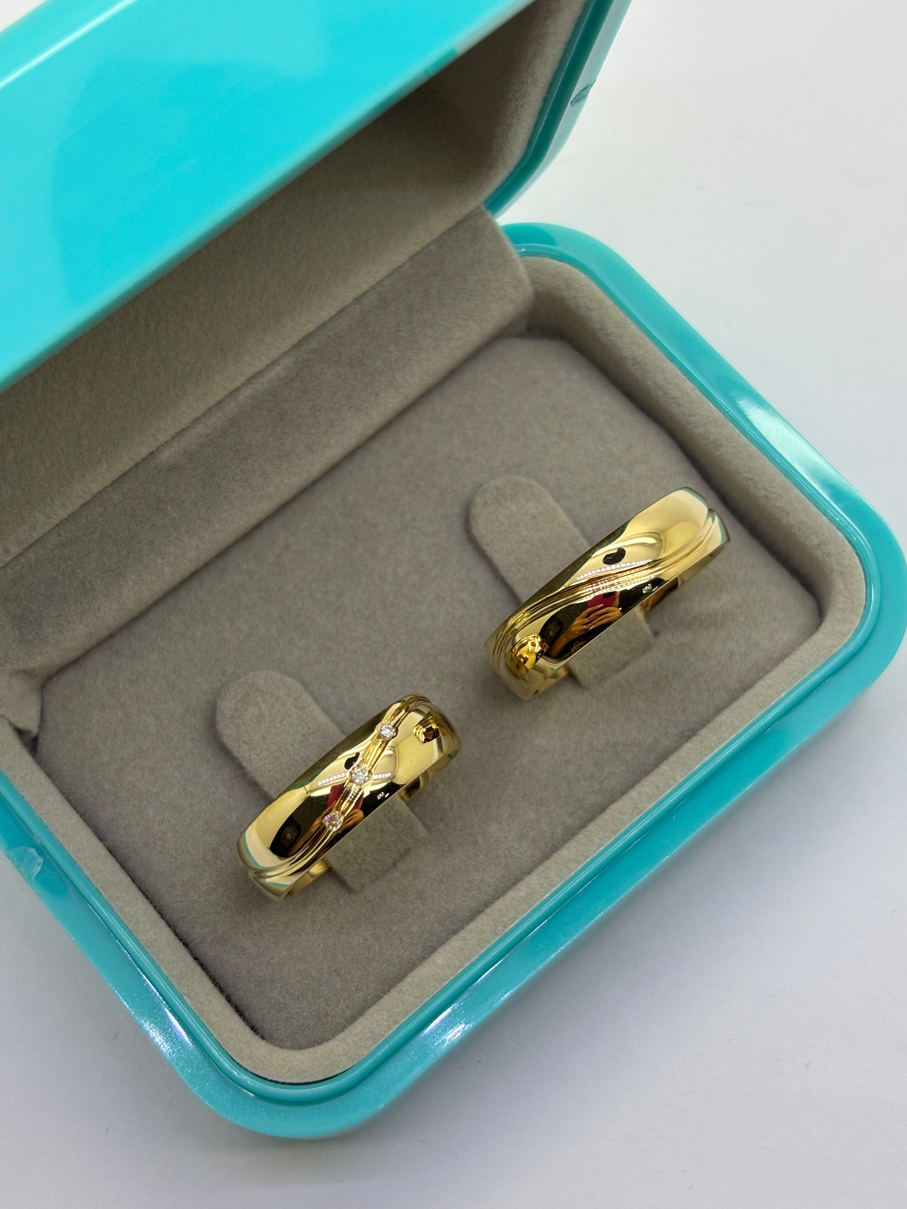 PAR ALIANÇAS COM FRIZO